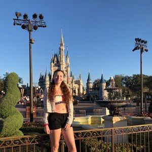 Meet your Posher, Izzy